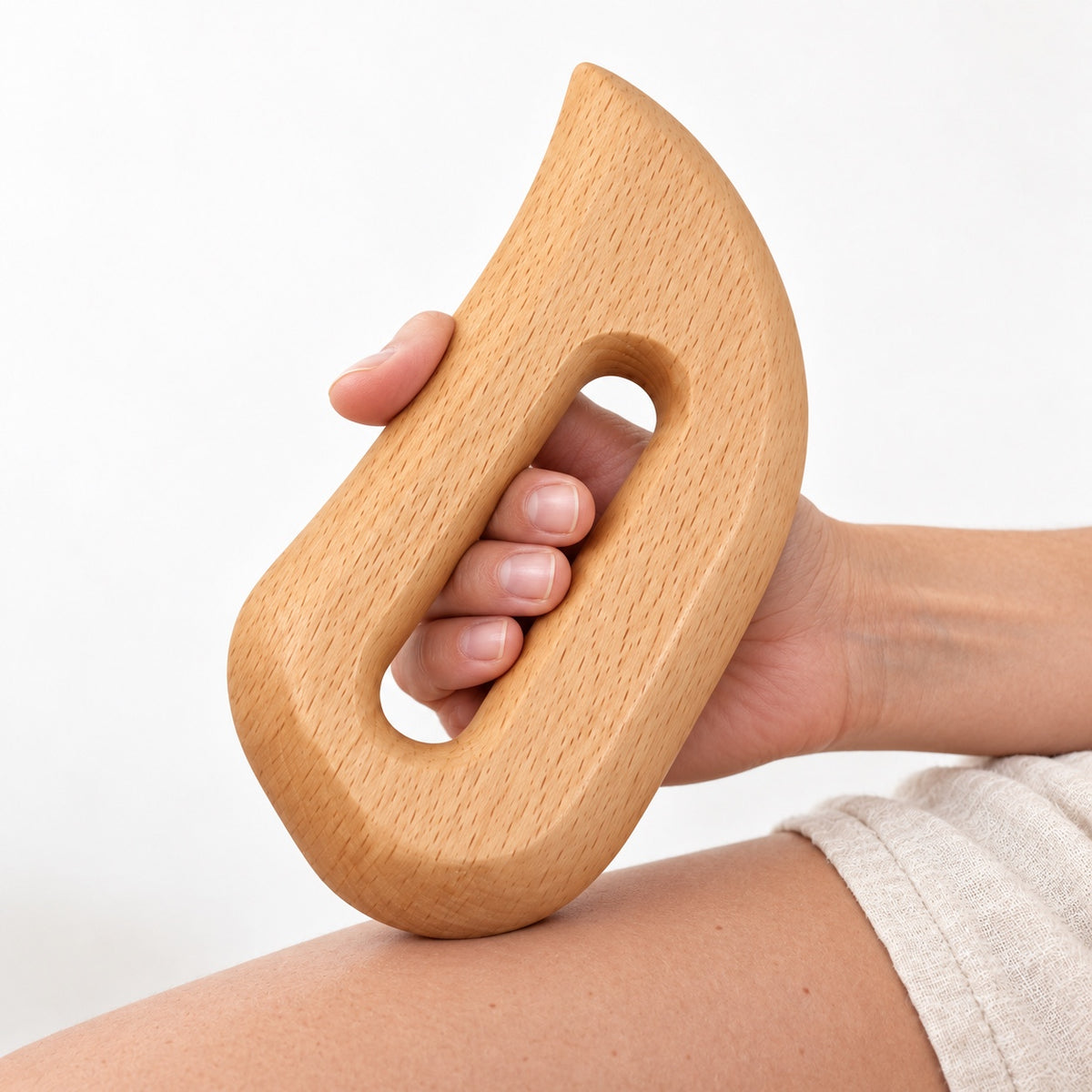 Petit sculpteur de massage en bois à poignée ajourée